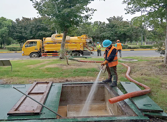 八所镇化油池清理